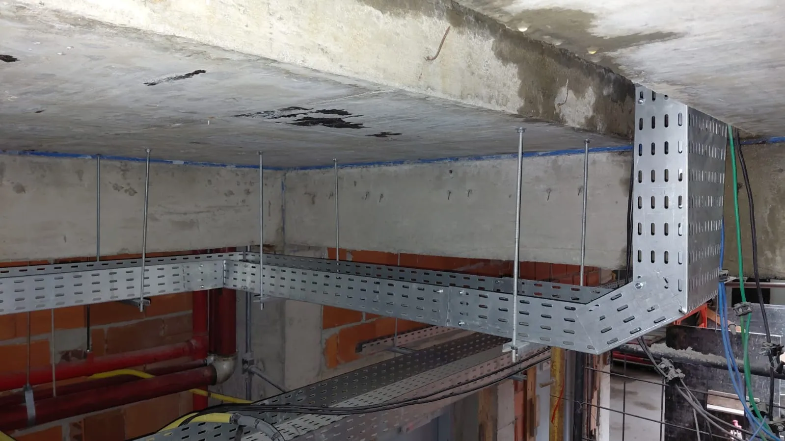 Montagem de infraestrutura elétrica