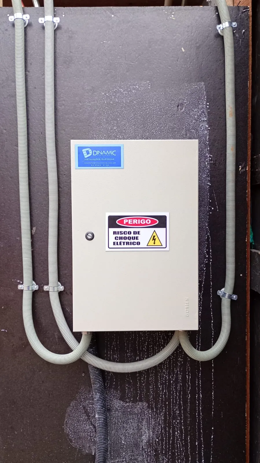 Montagem de quadro elétrico